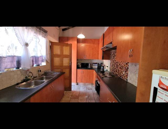 3 BEDROOM HOUSE FOR SALE IN BRACKENDOWNS